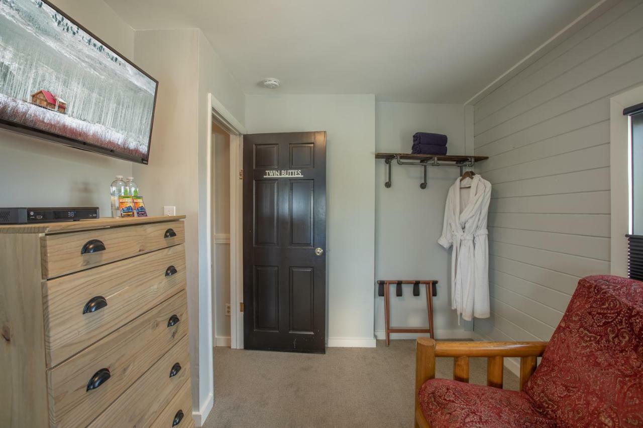 קרסטד באט Purple Mountain Bed & Breakfast & Spa מראה חיצוני תמונה