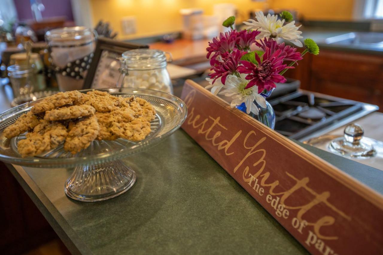 קרסטד באט Purple Mountain Bed & Breakfast & Spa מראה חיצוני תמונה